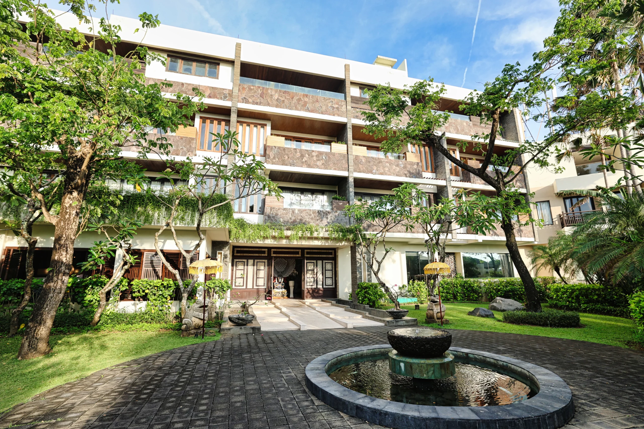 Bali resort connected to Seminyak Beach 