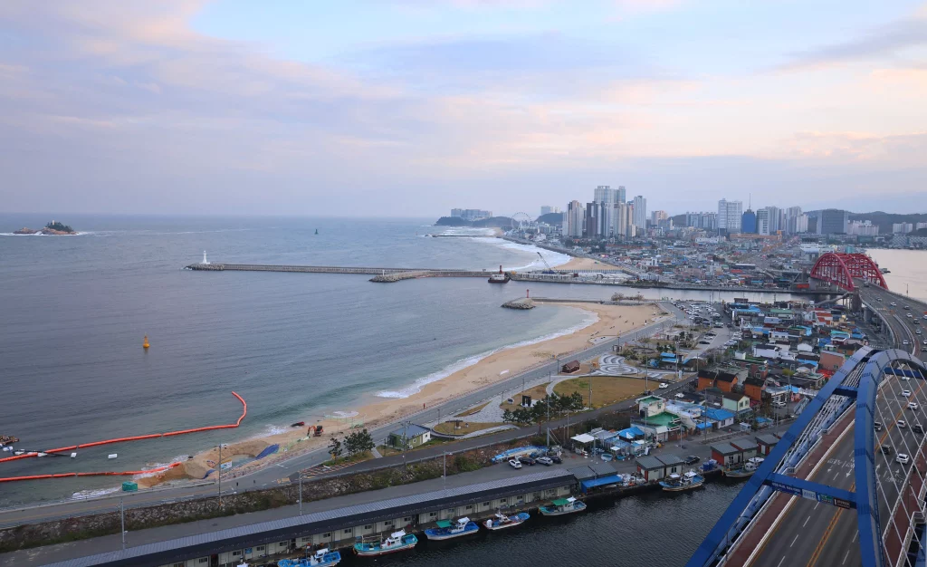 Best Sokcho Ocean View Hotel: UH FLAT The Sokcho Review & Guide