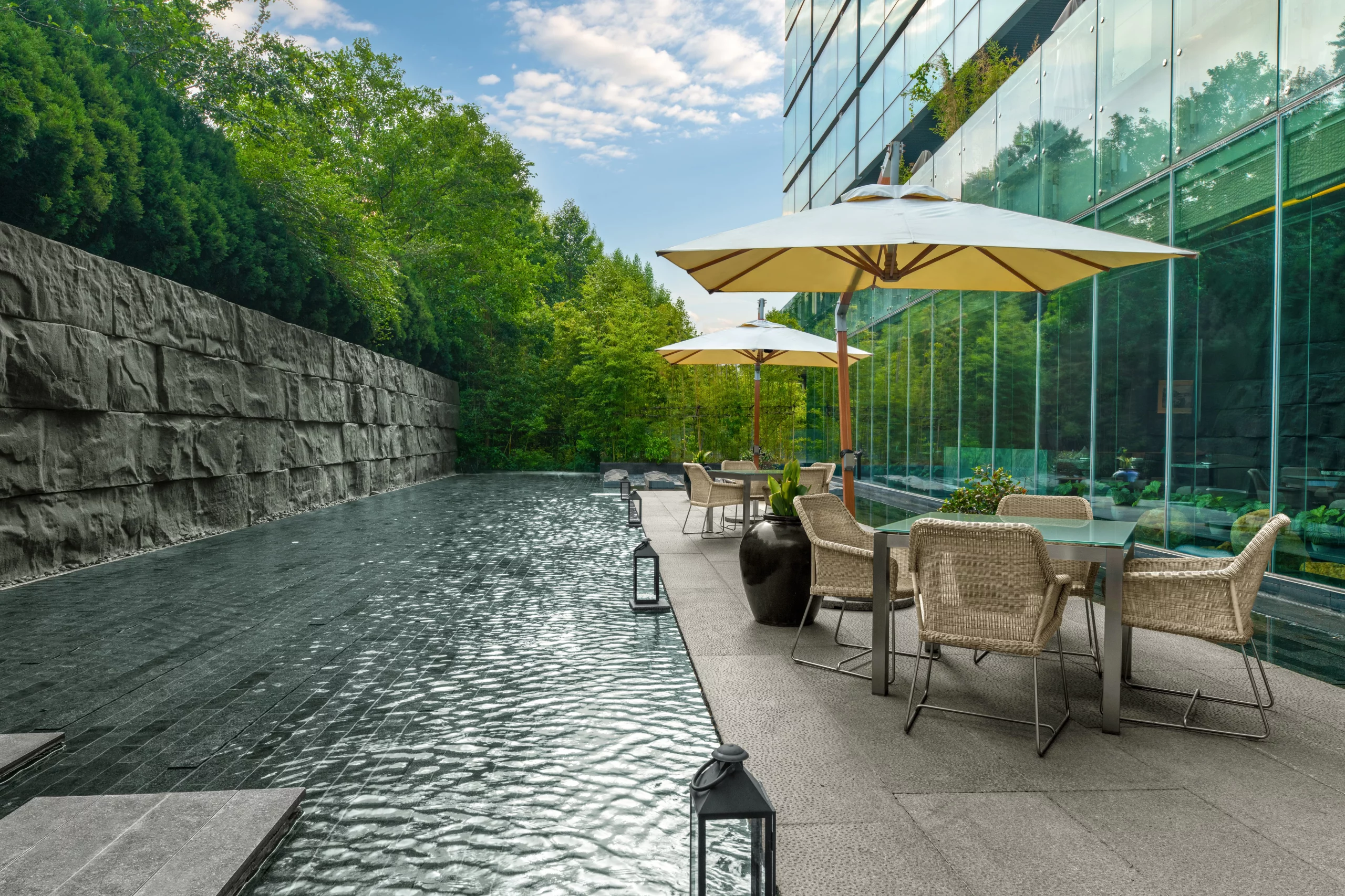 Dining options at Banyan Tree Shanghai