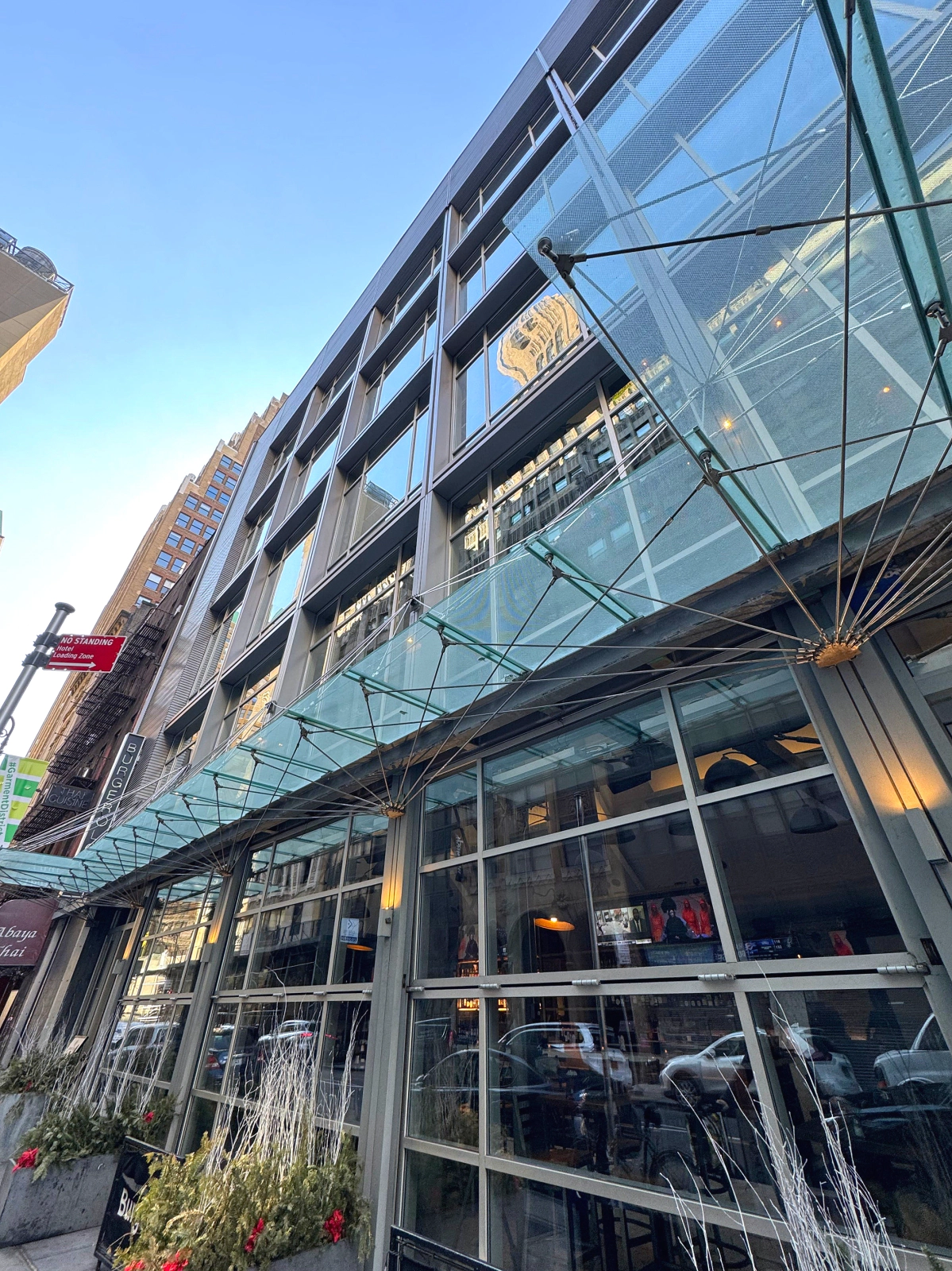 Crowne Plaza HY36 NYC front and entrance