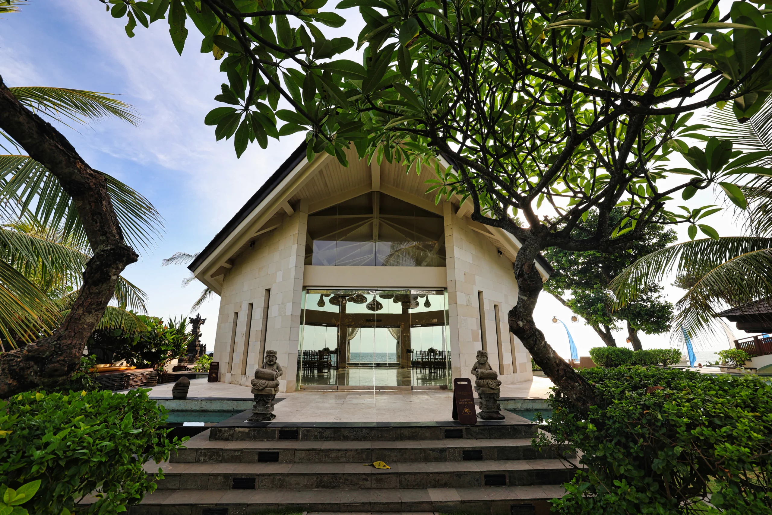 resort walkway