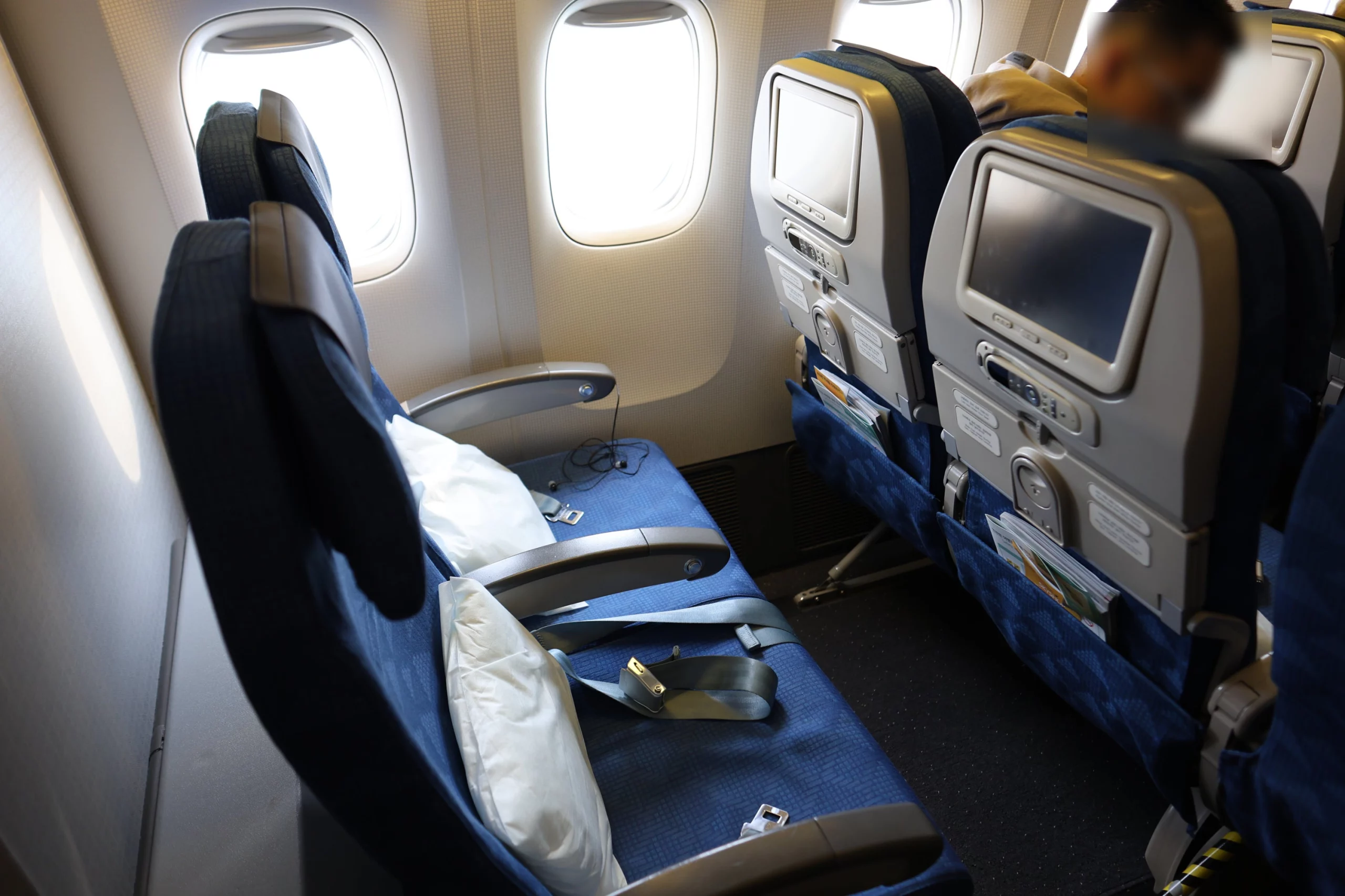 Korean Air B777-200ER row 41 seats