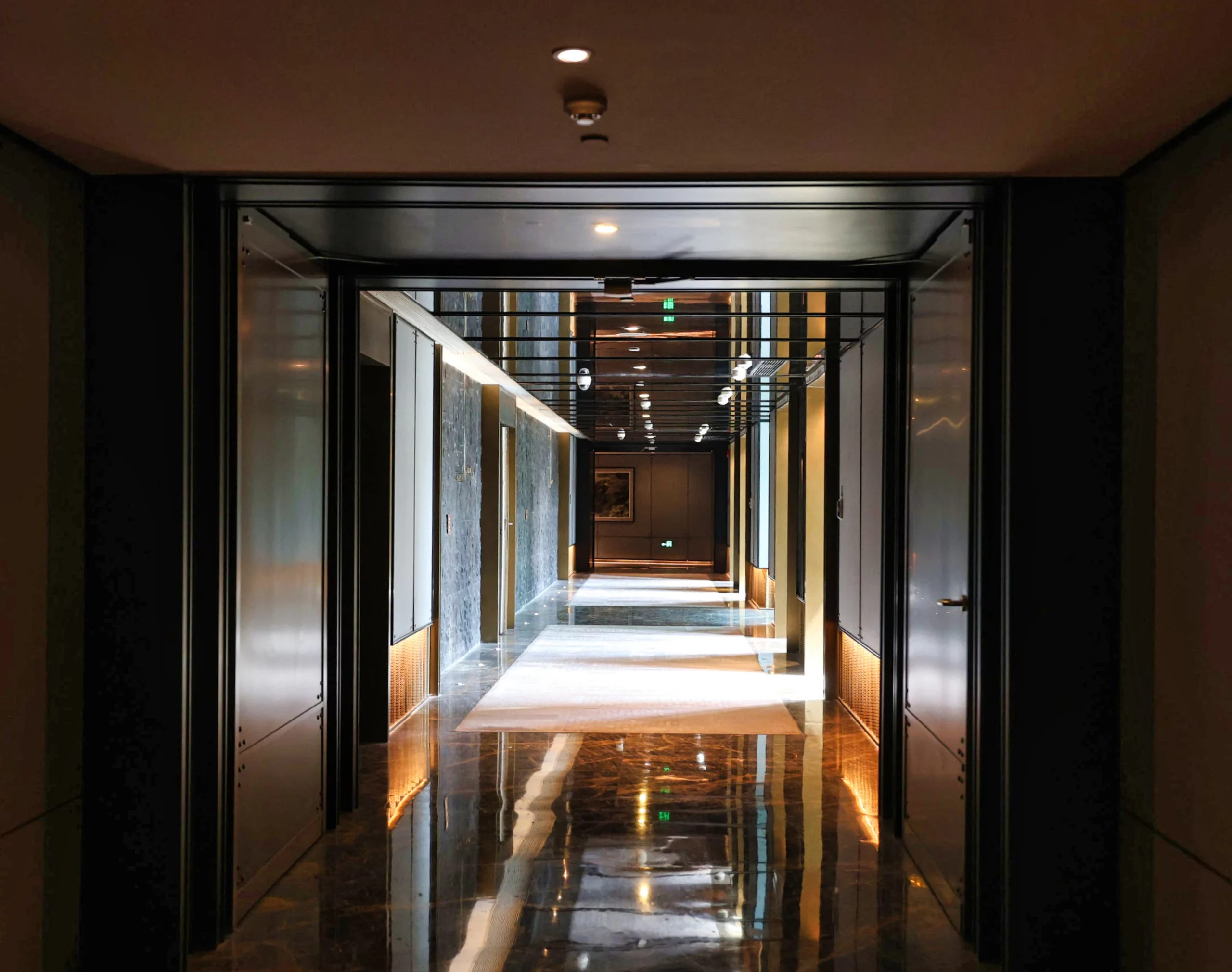 Modern hotel hallway design.