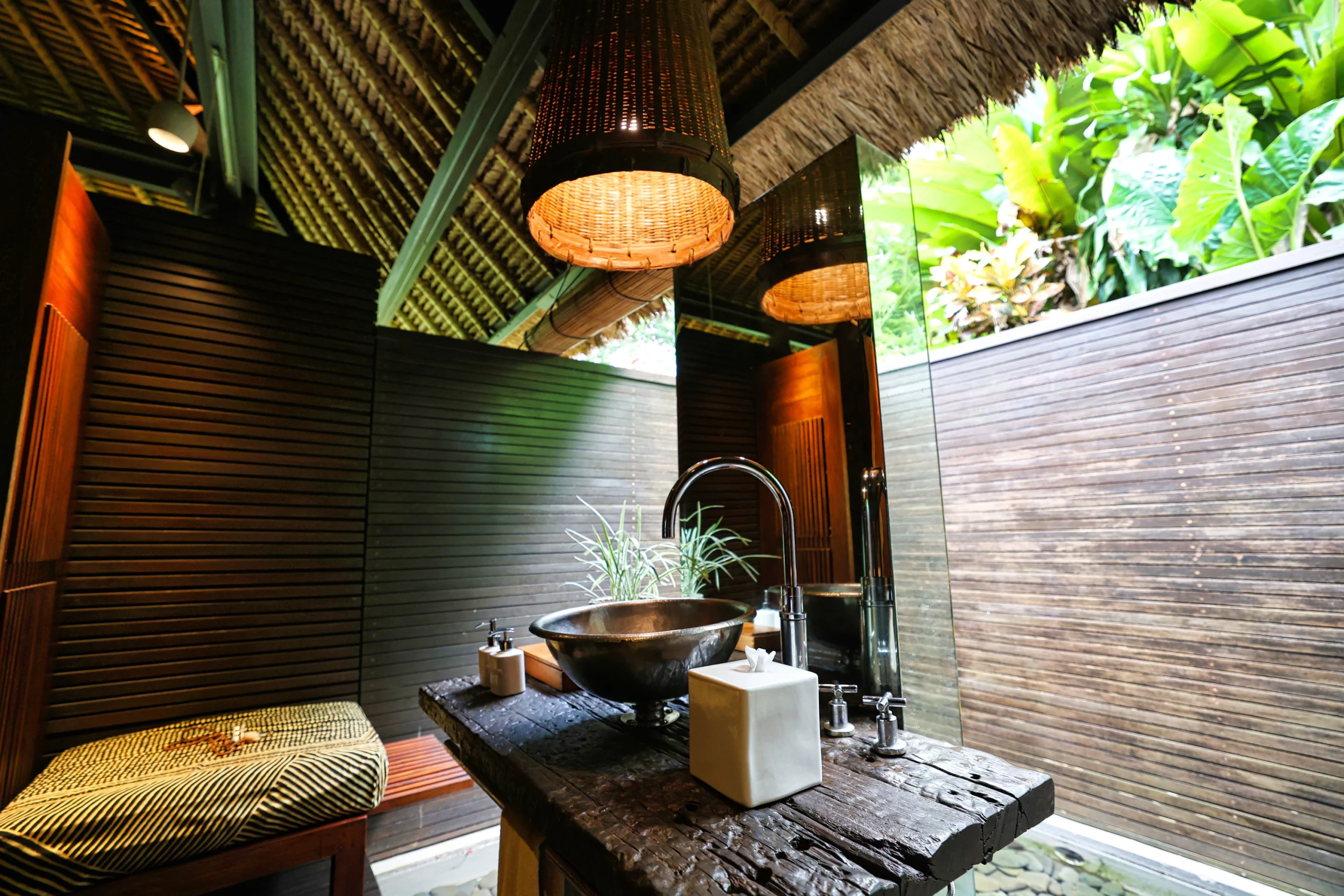 Spa changing area with natural elements