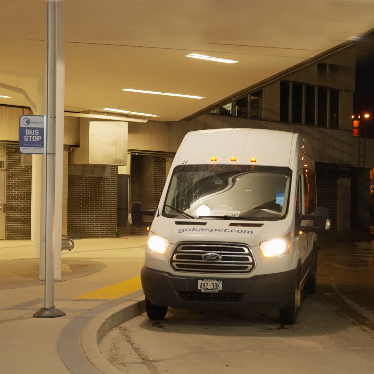 Winnipeg - Balmoral Transit Station