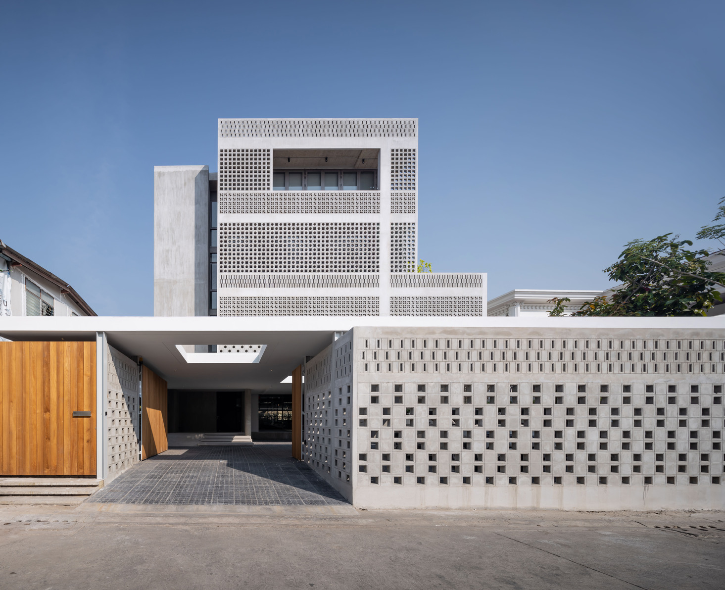 Sailom House-1