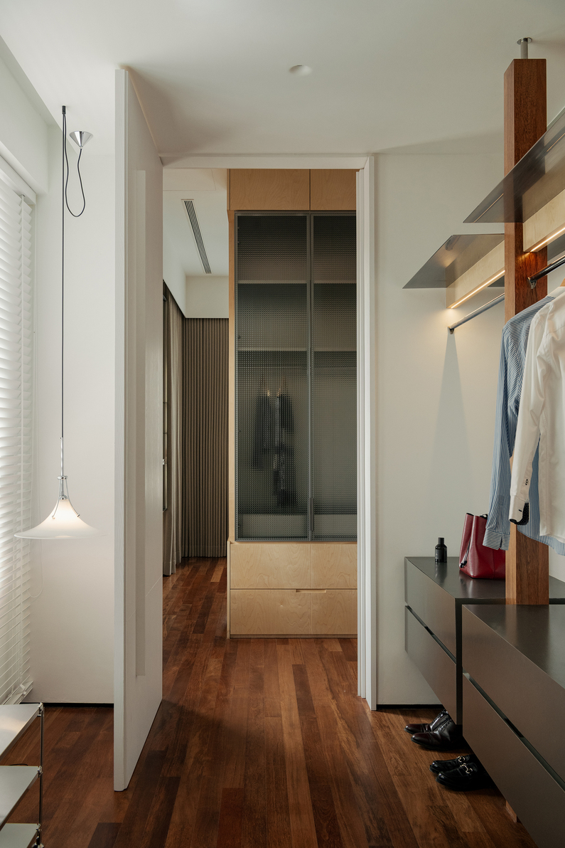 HABITUS-8