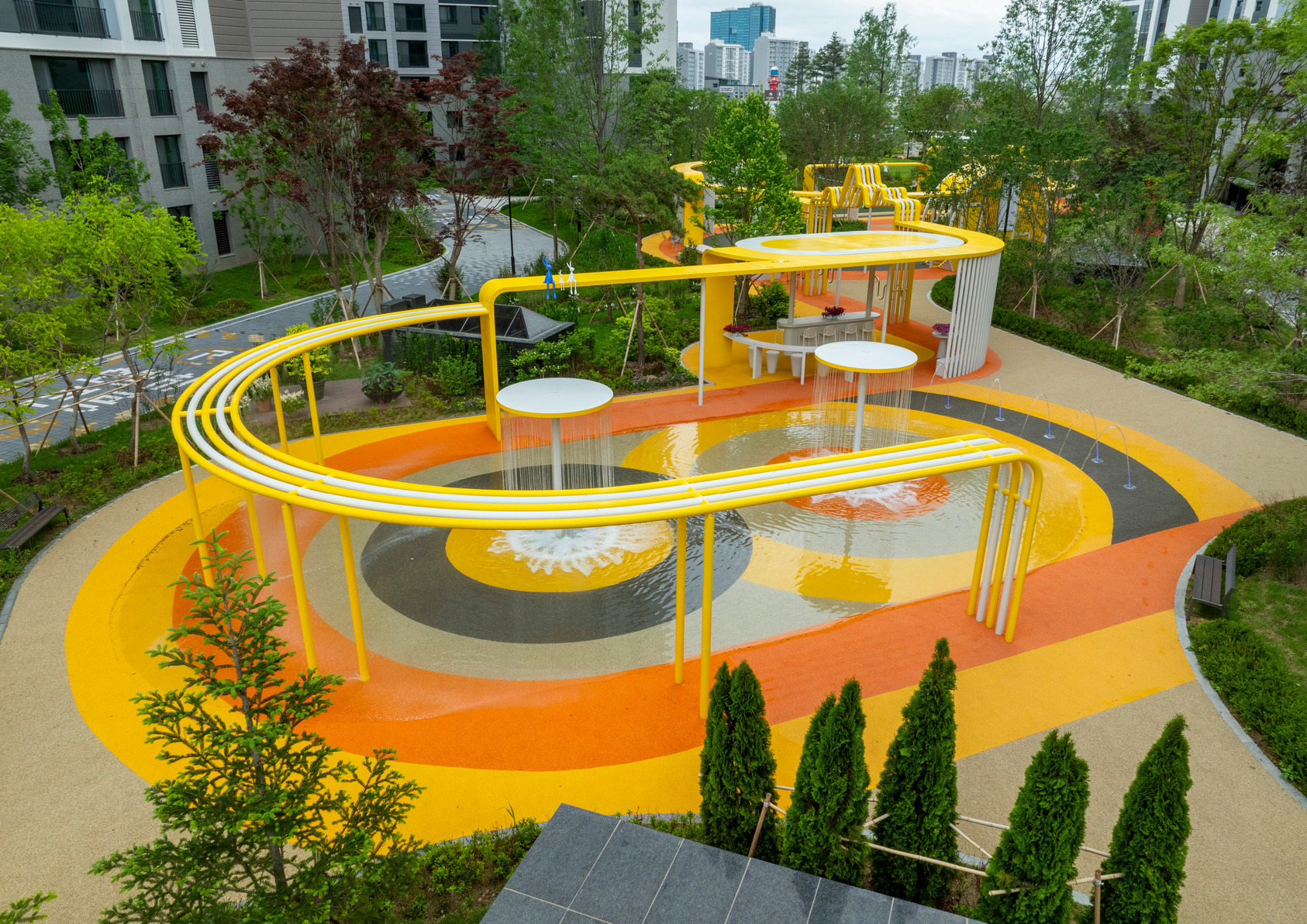 THE GOLDEN THREAD: Weaving Generations and Spaces-5