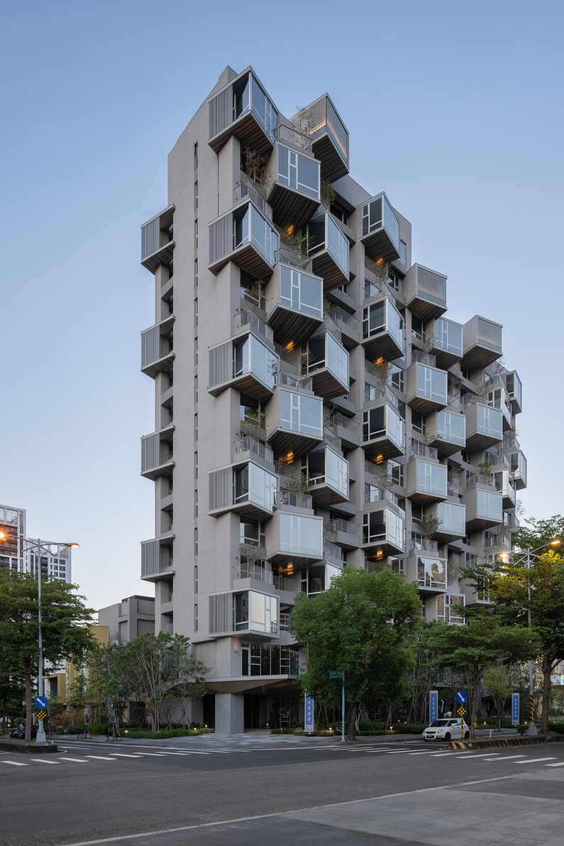 URBAN 15-4