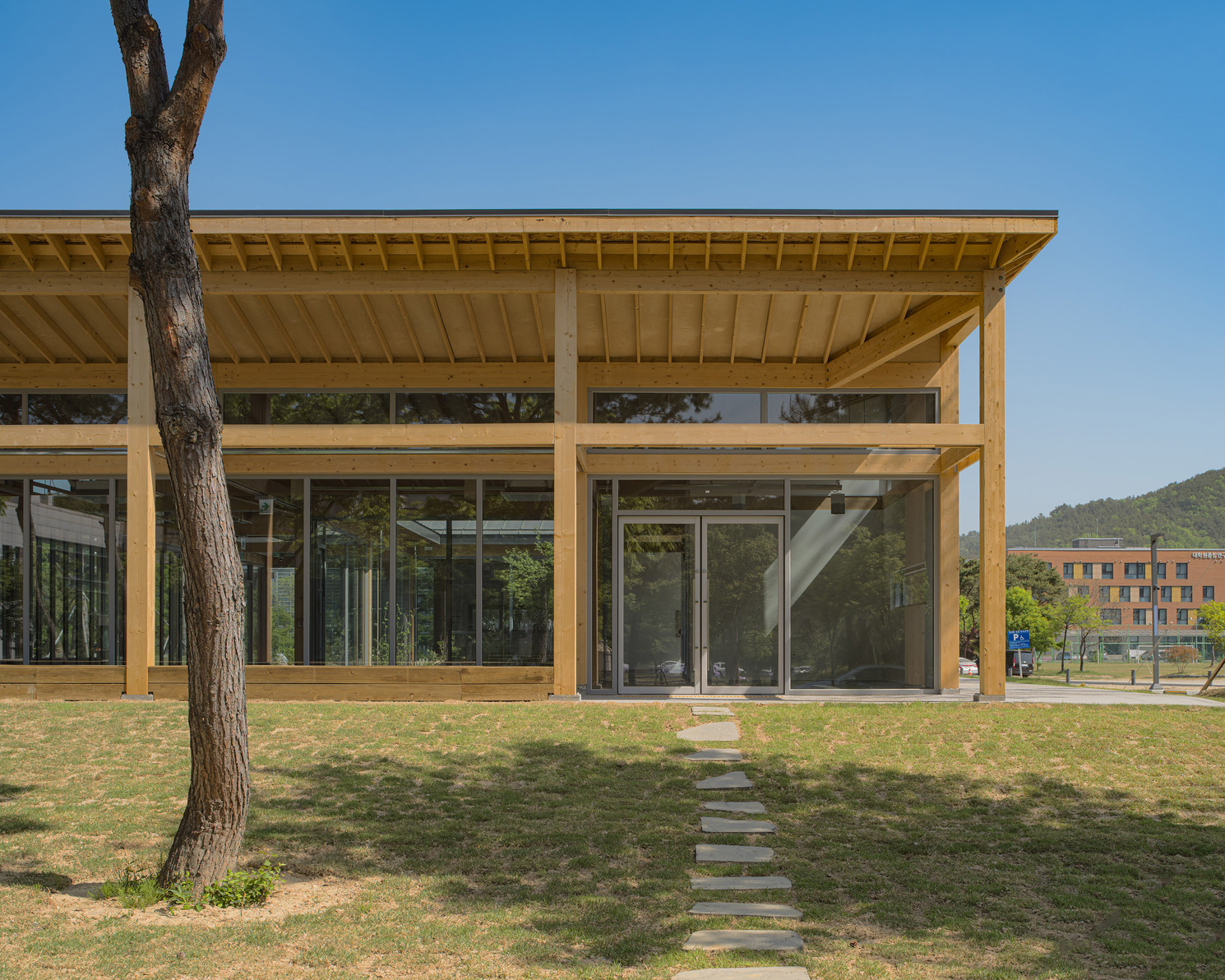 Timber Pavilion for Students-9
