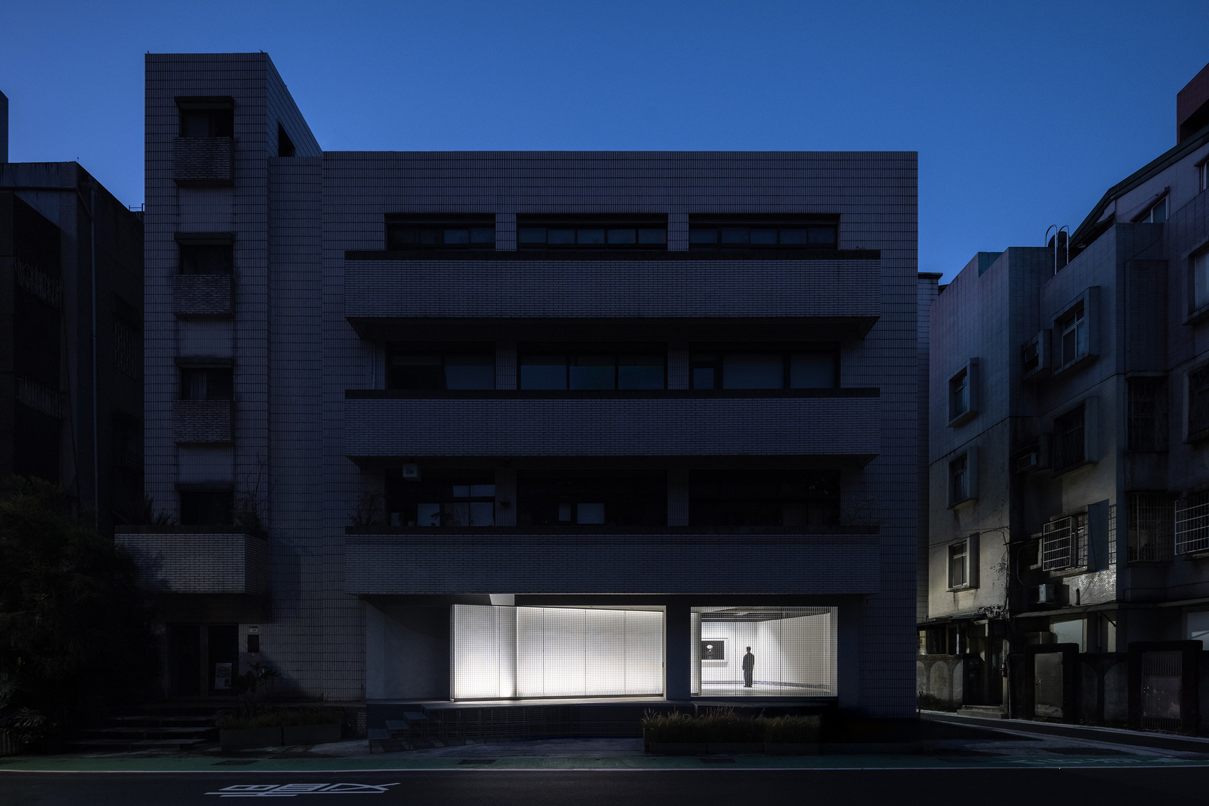 Axis Gallery-1