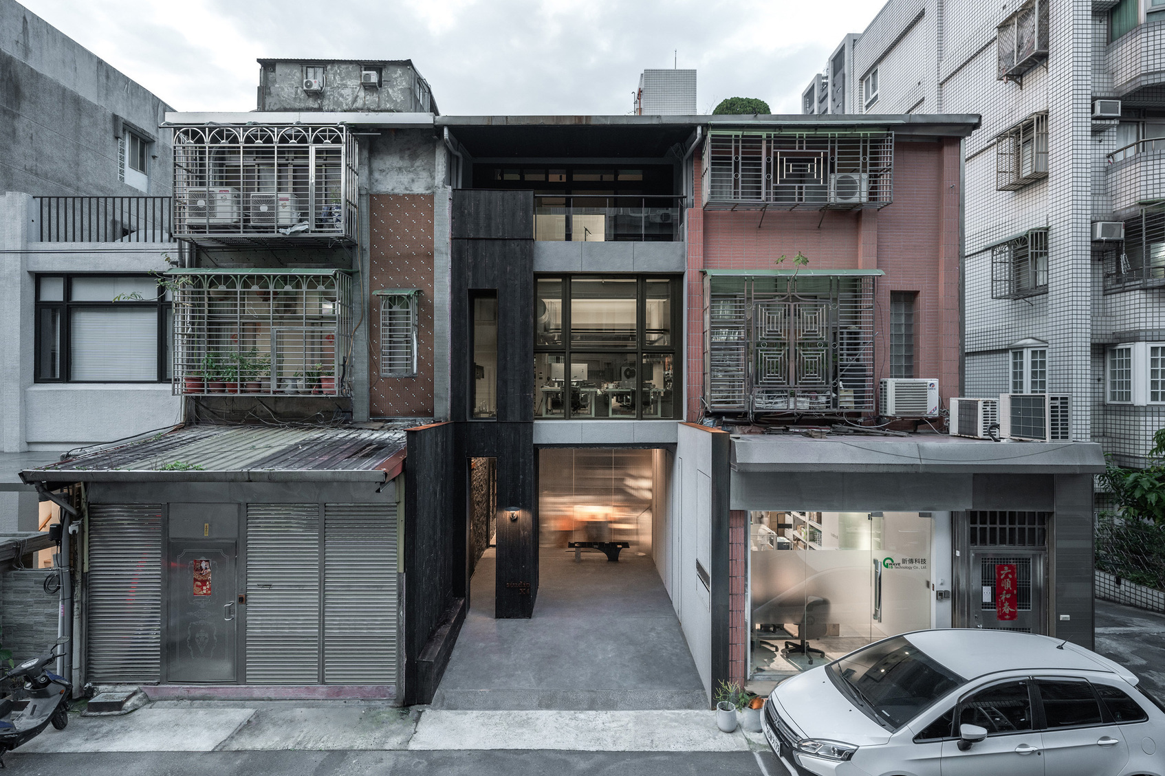 X4 Office-1