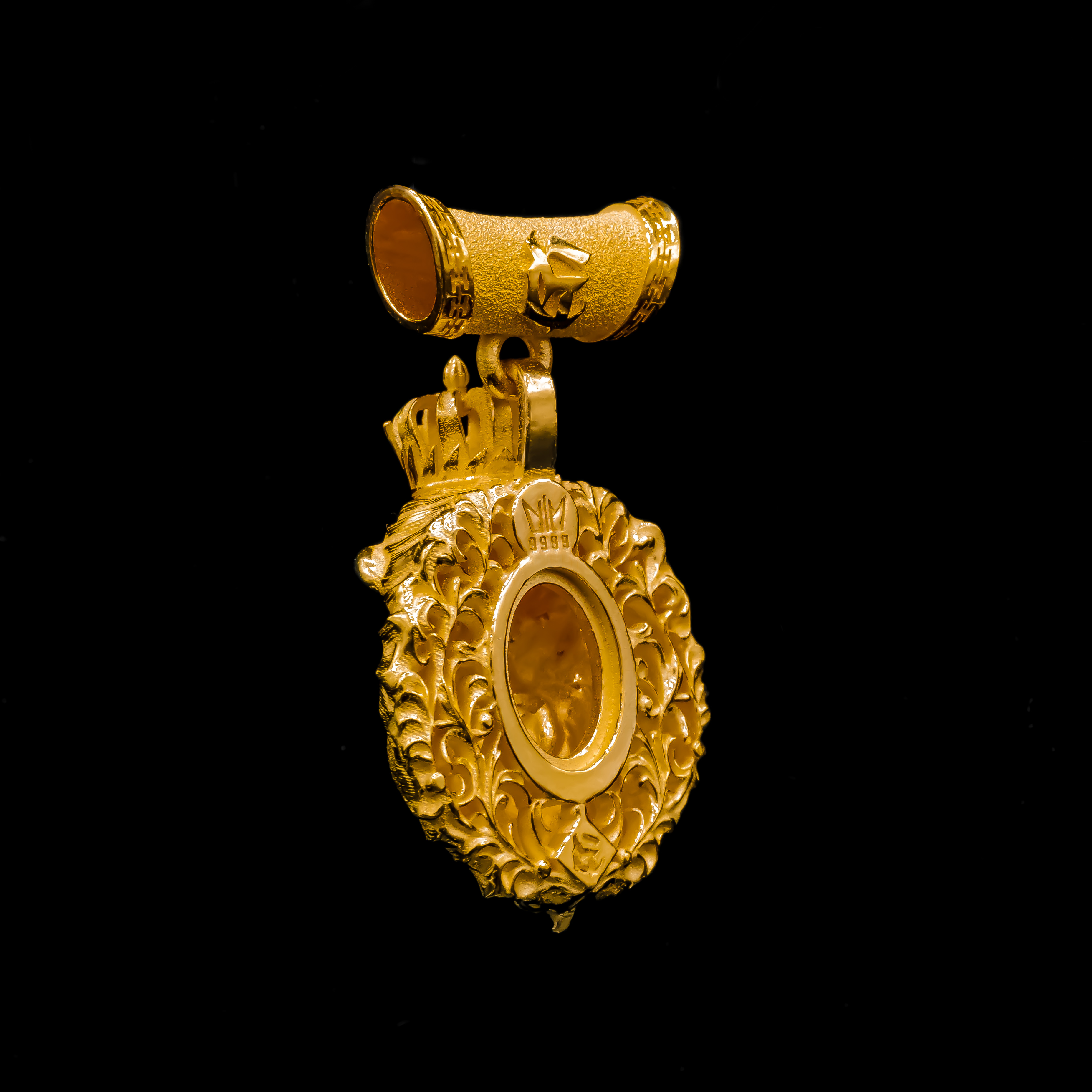 Alternative view of Majesty Lion Golden King 金獅尊耀
