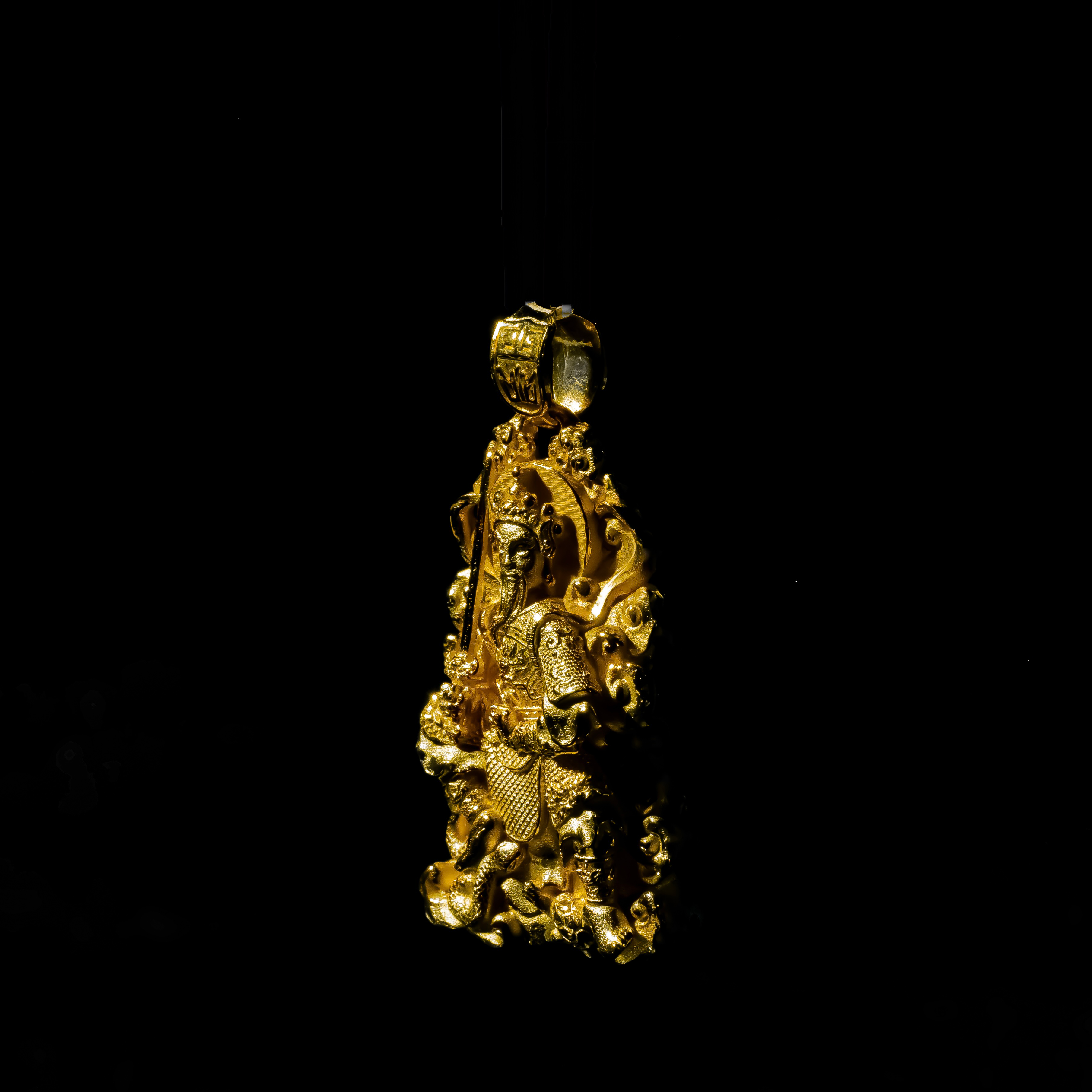 Alternative view of Xuanwu Sovereign Gold Amulet 玄武帝君金墜