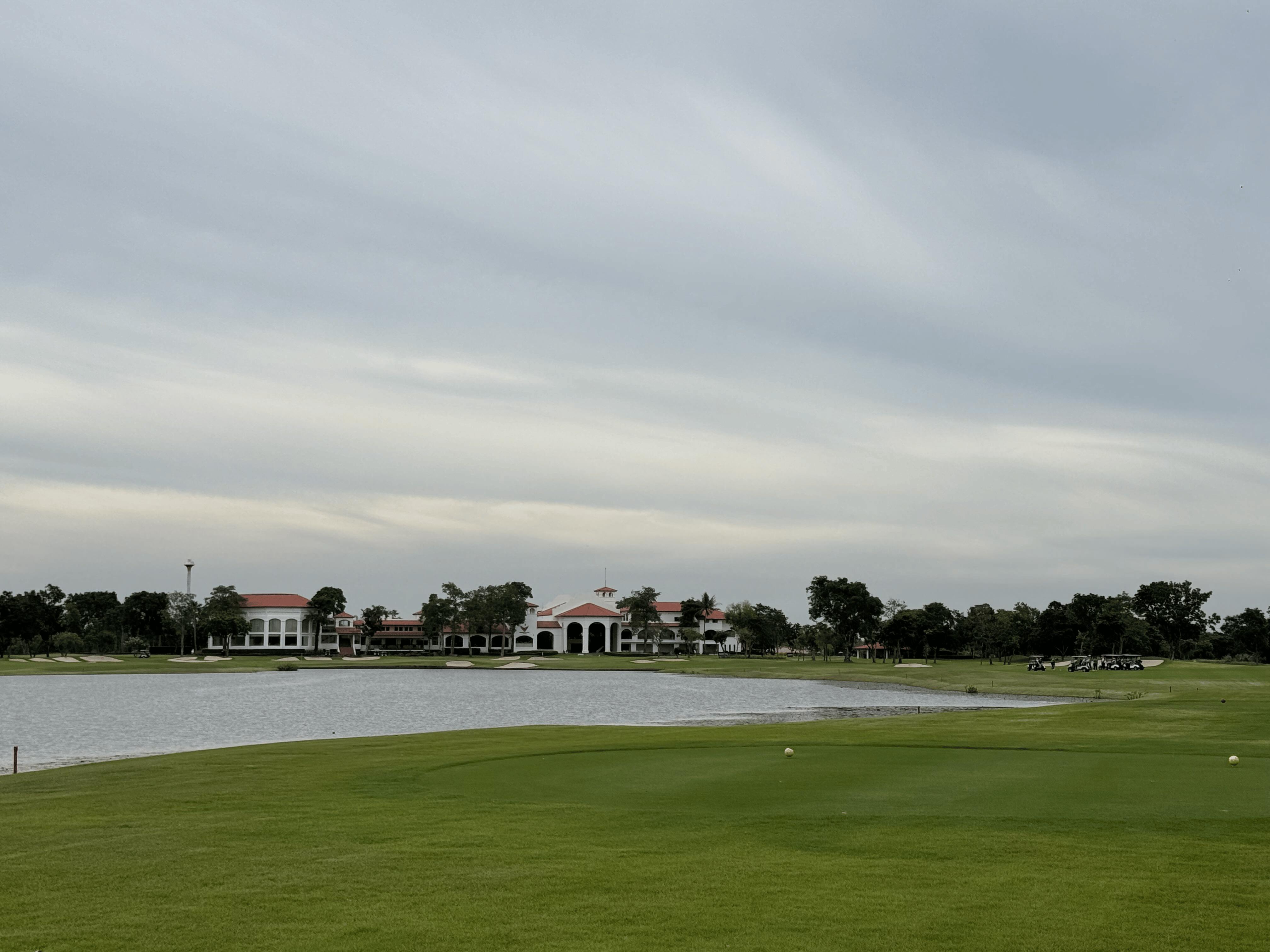 Thera Siricharoen   golf review photo at Phoenix Gold Golf Bangkok, Thailand
