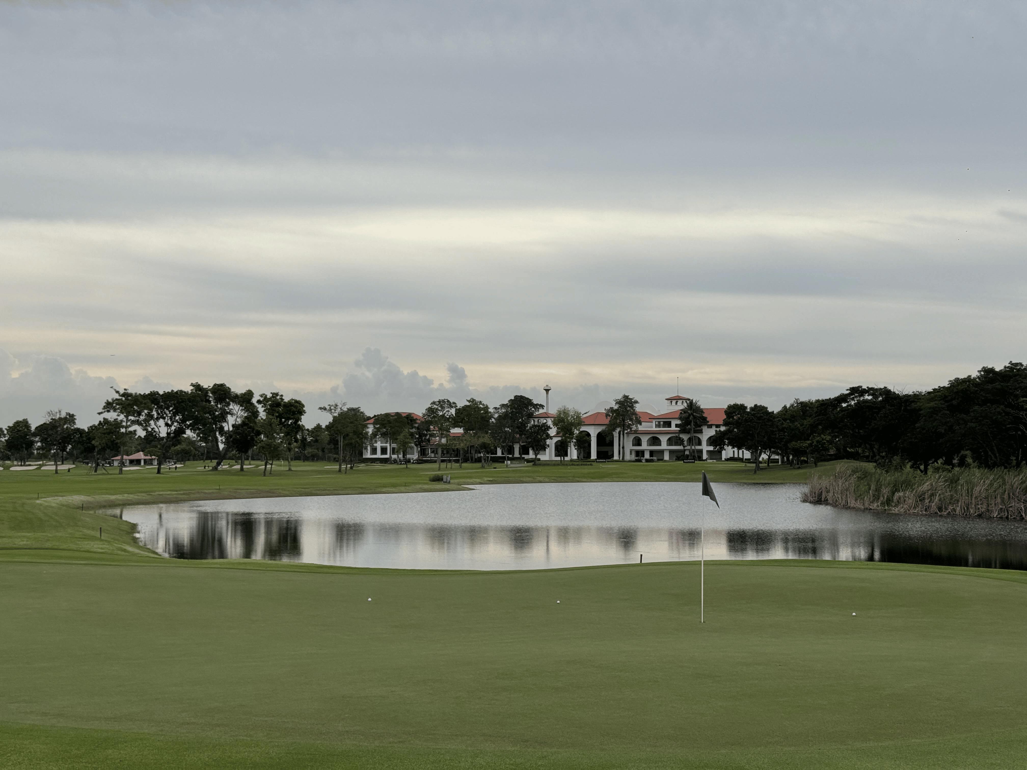Thera Siricharoen   golf review photo at Phoenix Gold Golf Bangkok, Thailand