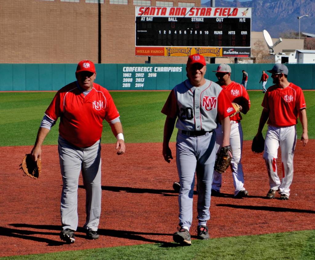 Cincinnati Reds - February 10, 2000: The Reds welcome Ken