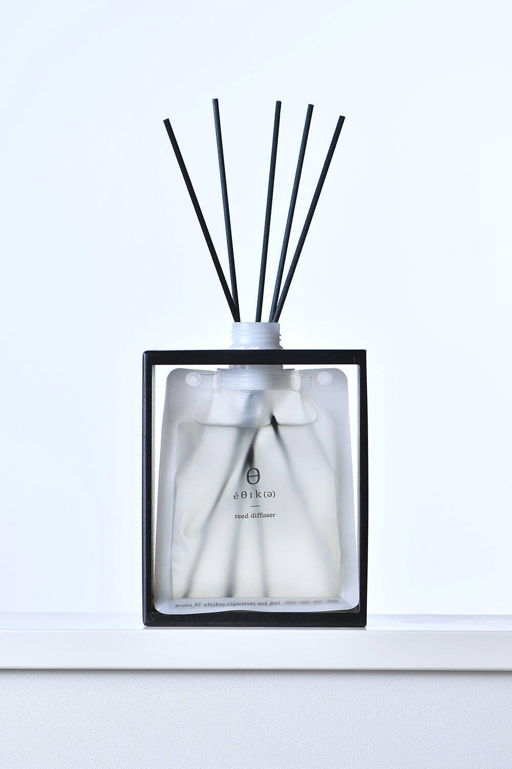 Aromantic 使用品 テープセット エシカ BLACK リードディフューザーセット whiskey,cigarettes