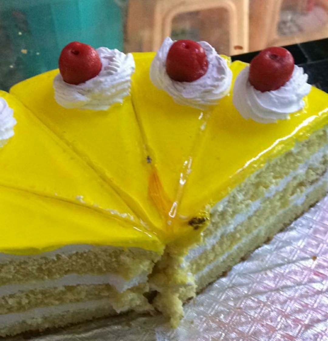 Pineapple cool cake