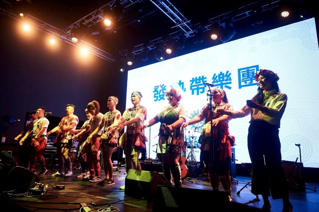 ▲雙東藝術節邀請臺東在地搖滾樂團「發熱帶樂團」演出,帶你體驗來自東部原住民的搖滾音樂。