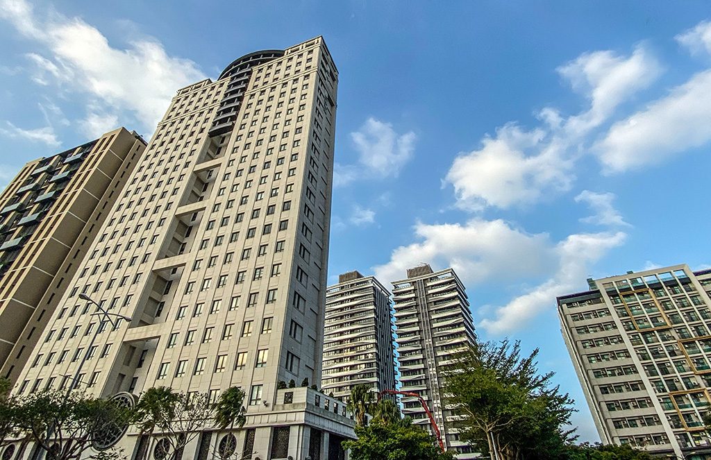 ▲疫情當前,新竹房市買氣卻依舊火熱。/ 羅浚濱攝