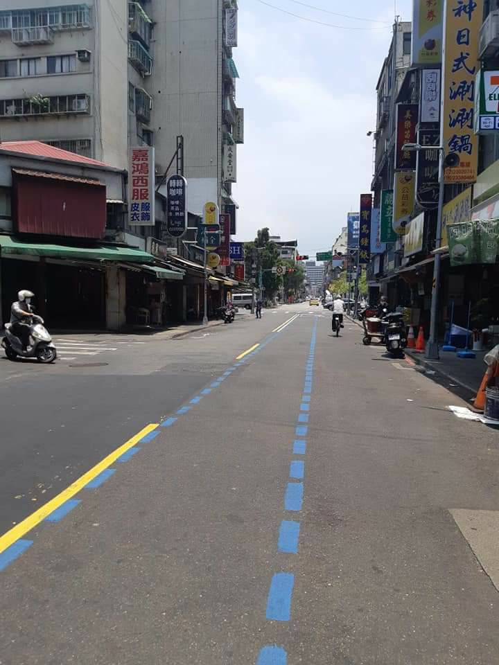 台北萬華馬路上空無一人。（圖／翻攝自我是萬華人臉書）