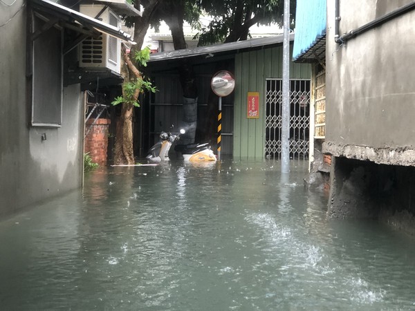 圖/由北市水利處、民眾提供