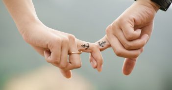 白馬王子是人夫!澳渣男獵豔「專找單身女」 狂詐百萬跩嗆:因為她崇洋 (圖/示意圖/翻攝自Pexels)
