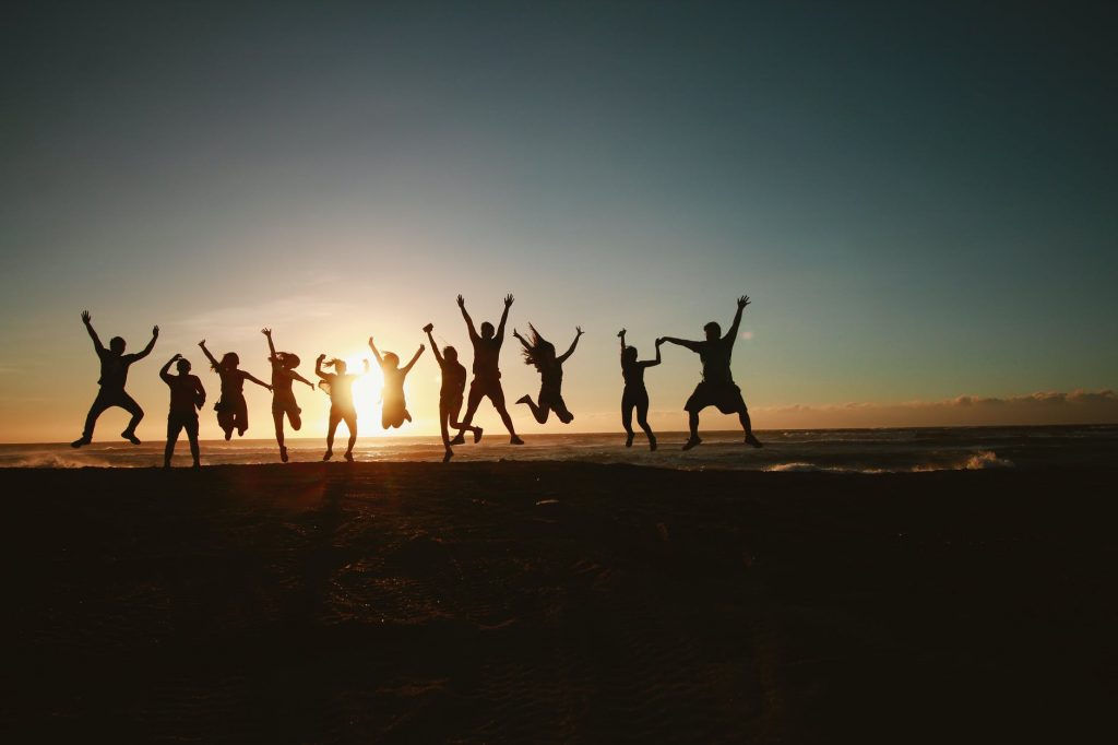 國人都等待解封後的自由生活。(圖/示意圖/翻攝自Pixabay)