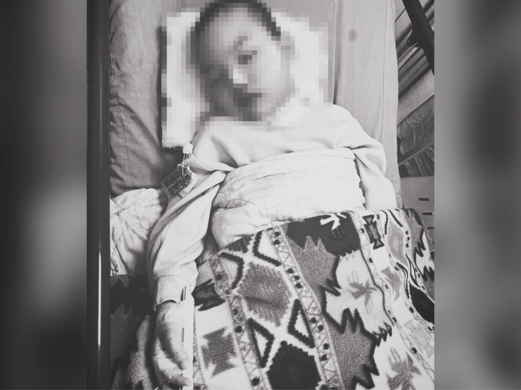 新竹市一名無照保母楊女,先前曾答應以領日薪模式,全日幫忙趙姓女子照顧3歲兒子,沒想到男童事後卻因不明原因受重傷,經醫院搶救後仍不幸變成植物人。(圖/由中天新聞提供)