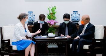 接見AIT處長孫曉雅! 蘇貞昌感謝贈疫苗:讓國人感受「有需求時美國會出手相助」