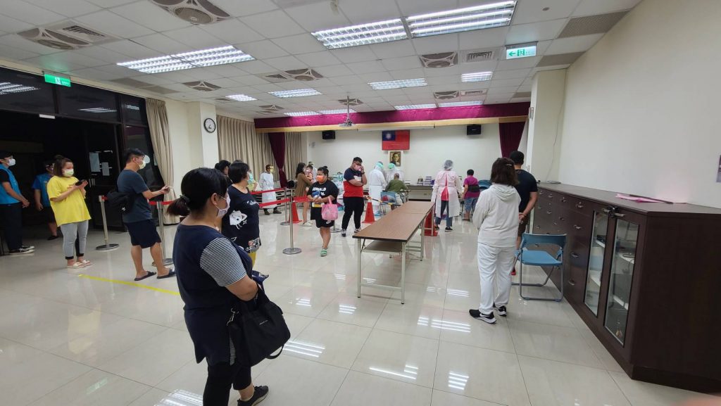 民眾湧入進行快篩。（圖／民眾提供）