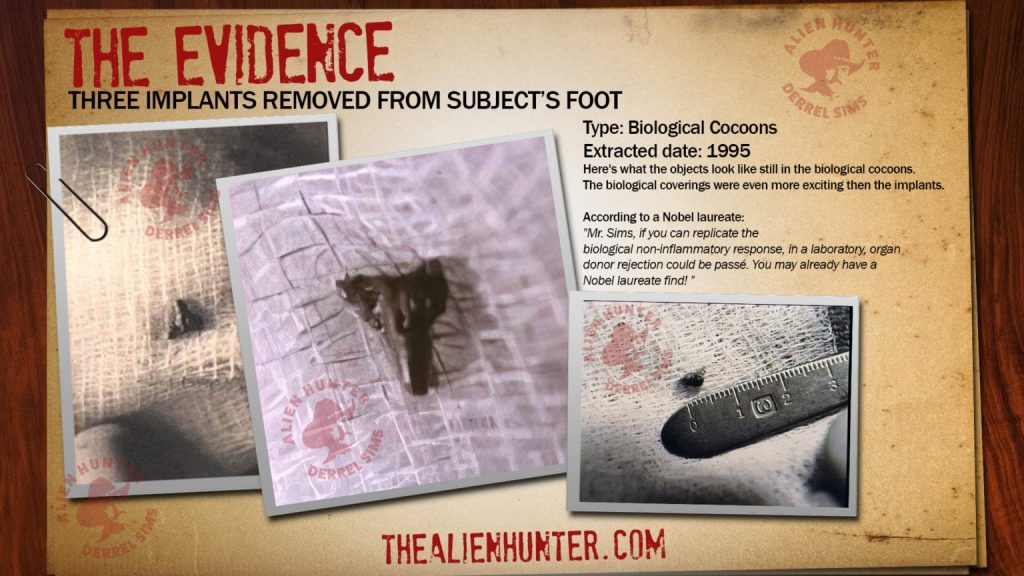 德雷爾發現外星人遺留的小物。(圖/翻攝自thealienhunter官網)