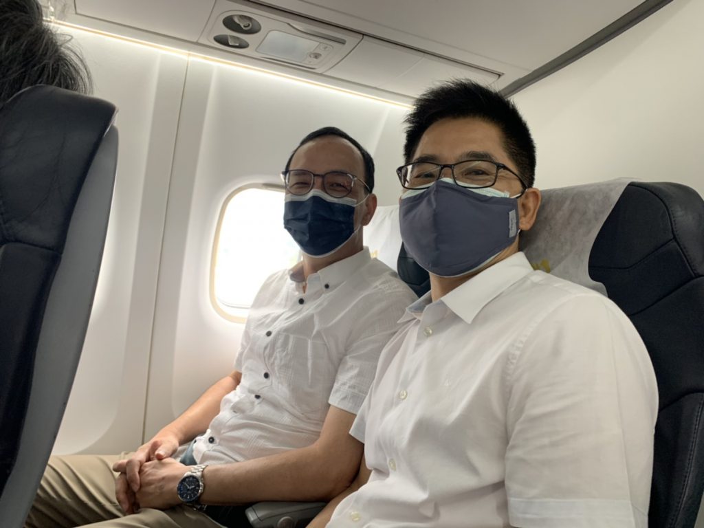 前台東縣縣長黃健庭陪公開力挺朱立倫,認為他是改革國民黨的不二人選。(圖/中天新聞)