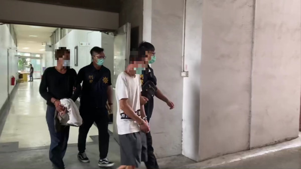 蔡嫌平時不敢將毒品藏放家中，竟突發奇想將毒品塞入吸管後，剪成多節封住兩端再藏於鼠蹊部，直到警方前往盤查時，甚至還一度找不到毒品及相關證物，最後才以拍身方式，意外找到藏匿於身上的毒品。（圖／由警方提供）