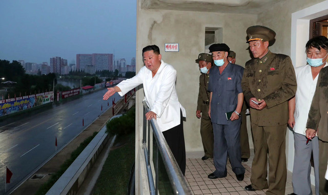 南韓國家情報院推測，金正恩體重至少減了10公斤以上。 （圖／翻攝自朝鮮中央電視台）