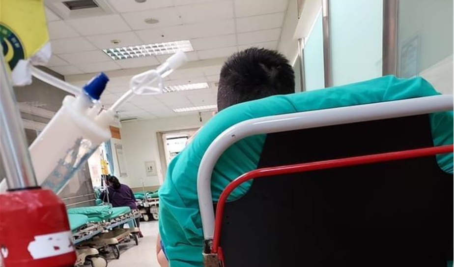 台南一名男子先前接種高端後送急診,短短6天就跑3次醫院。(圖/翻攝自爆料公社)