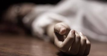 巴基斯坦1名女教師在校門口遭3名陌生女子殺害斬首。（示意圖／Pixabay）