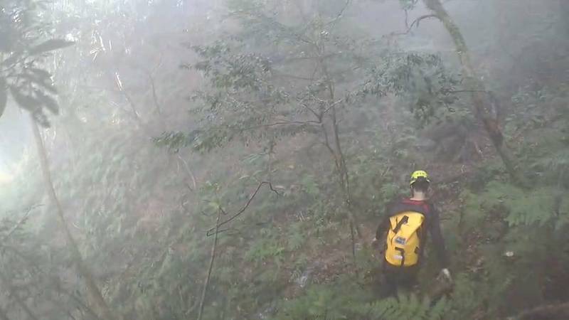 一名桃園祈姓男子,日前和友人相約騎乘越野機車上新竹縣尖石鄉高台山,不料事後他獨自返回登山口後,卻從此無消無息。(圖/由新竹縣政府提供)