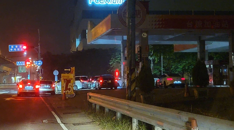 民眾拍下上百車隊聚集畫面。（圖／民眾提供）