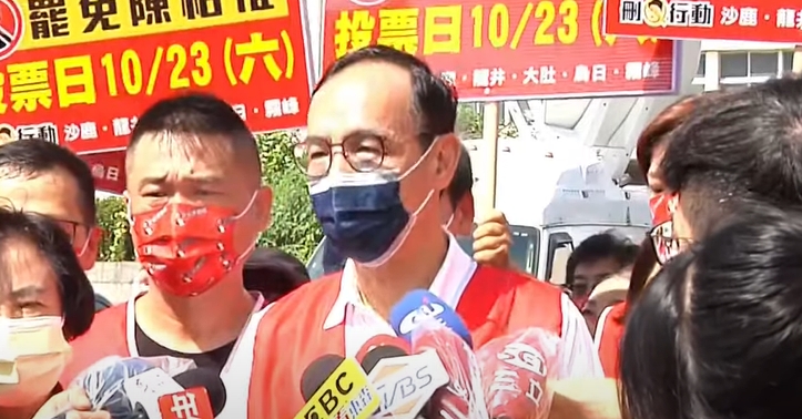 朱立倫到台中烏日宣傳刪Q行動。(圖/中天新聞)