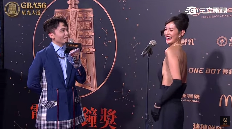 Janet一襲黑禮服典雅高貴,轉身秒變性感女神。(圖/三立授權提供)