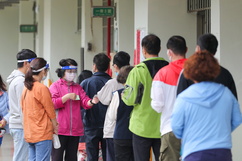 陳柏惟罷免案上午投票大致順暢。(圖/中央社)