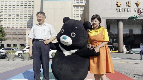 游淑慧臨時接到邀約，要和柯文哲拍攝熊好劵、熊好店家的推廣影片。（圖／翻攝自臉書／游淑慧）