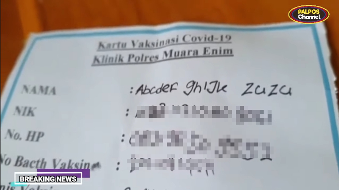 印尼一名12歲男童近日接種疫苗時,意外被發現其名叫做「ABCDEF GHIJK Zuzu」,瞬間爆紅。(圖/擷取自《PALPOS CHANNEL》YouTube)