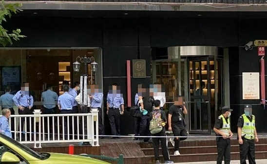 一名51歲男員工似乎和41歲女同事發生爭執，一氣之下男員工竟殺害女同事，並殘忍將女同事頭顱砍下。（圖／翻攝自「瀟湘報導」微薄）