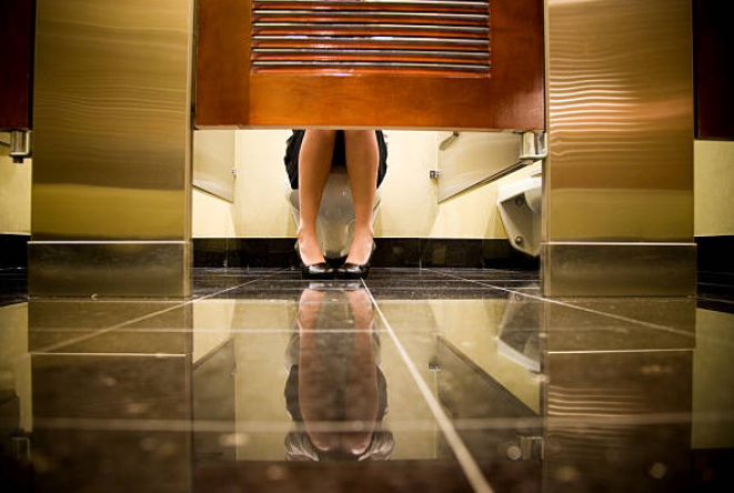 22歲台女躲機場廁所6小時，最終在駐泰代表處協助下返台。（示意圖／取自pixabay） 