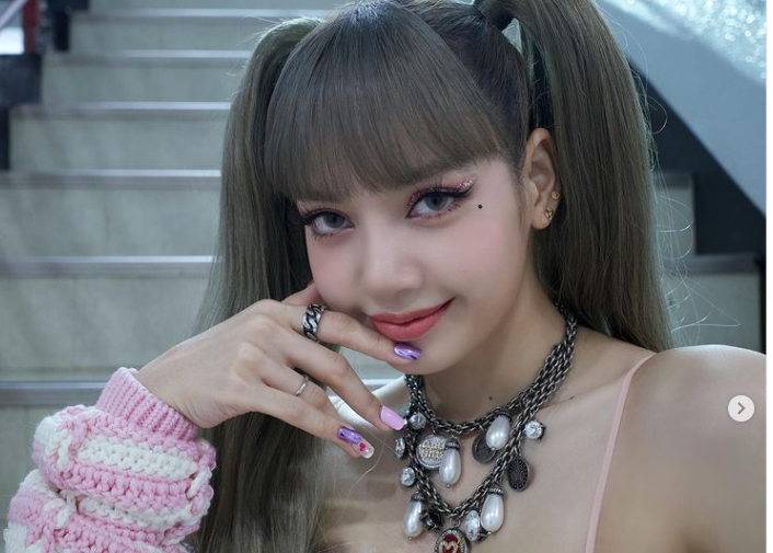 BLACKPINK成員Lisa 確診,粉絲相當震驚。