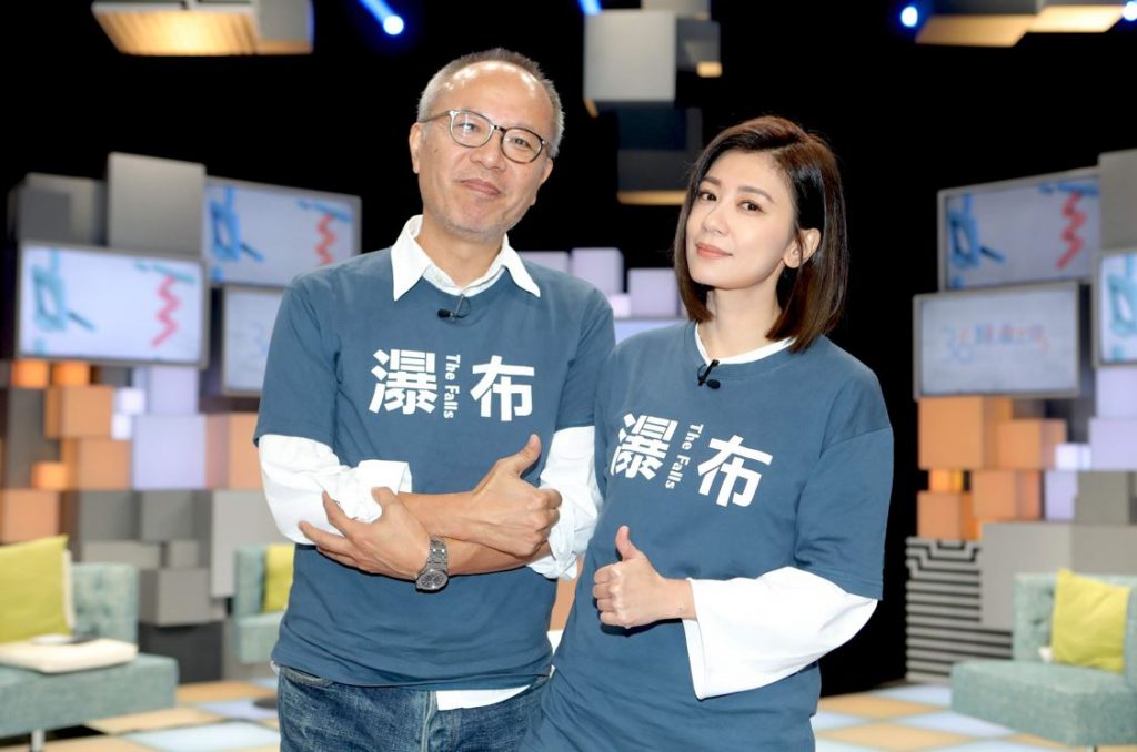 賈靜雯和鍾孟宏上《36題》宣傳電影《瀑布》。（圖／公視提供）