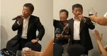 近日網上瘋傳衛福部長陳時中參加一場聚會的影片，因為他不但飲酒嗨歌，甚至還沒戴口罩。（圖／影片截圖）